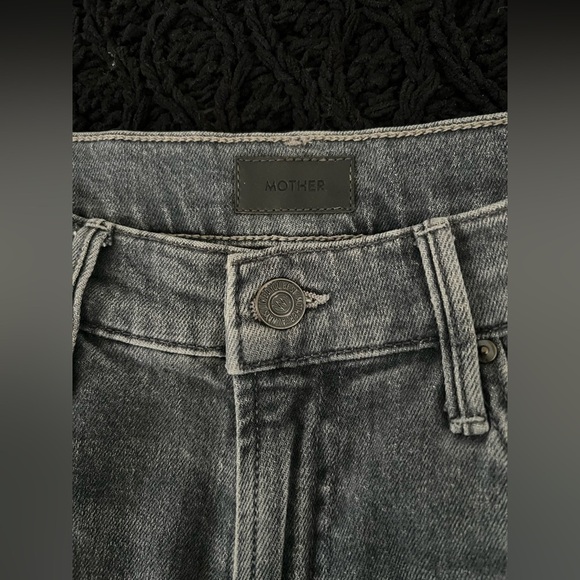 MOTHER The Insider Crop Step Fray Jeans Size 27 - Picture 3 of 6